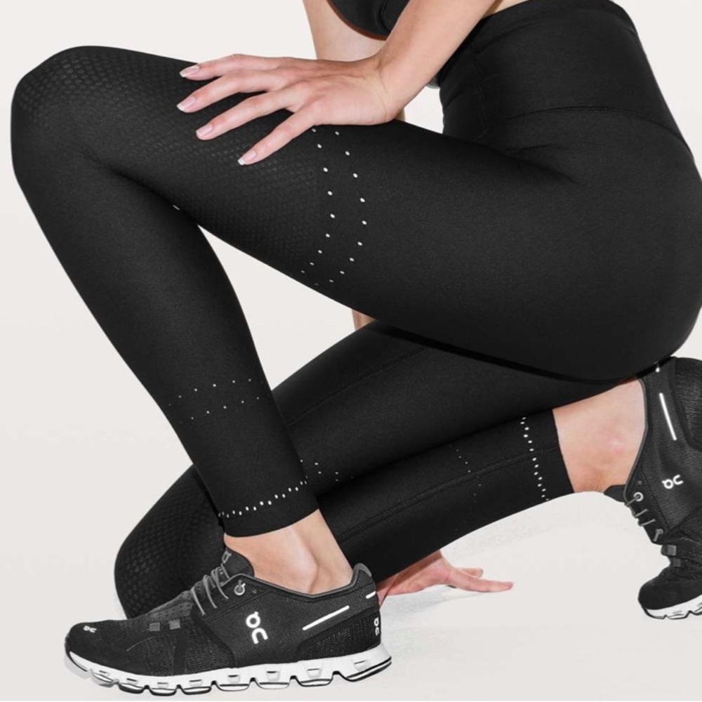Lululemon Zoned In Tight *27"
Black (First Release)